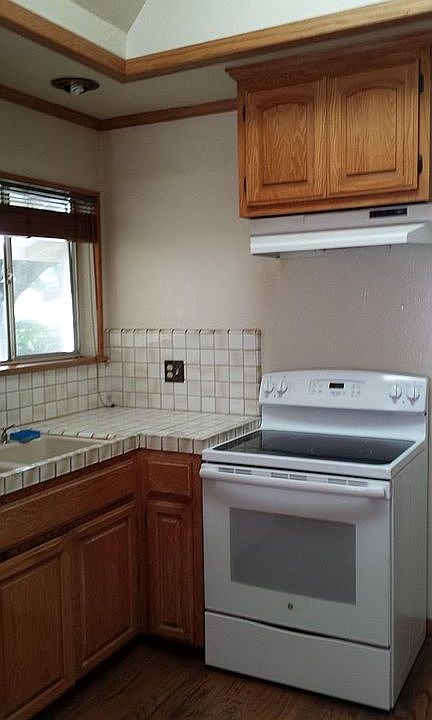 Kitchen with All Appliances