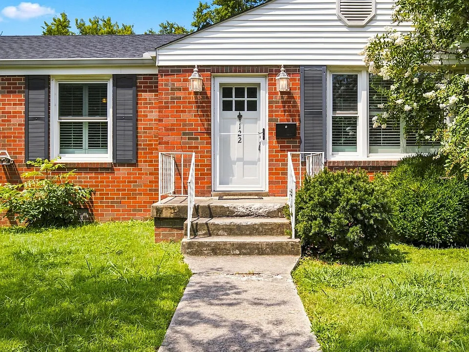 122 Hammond Ave
