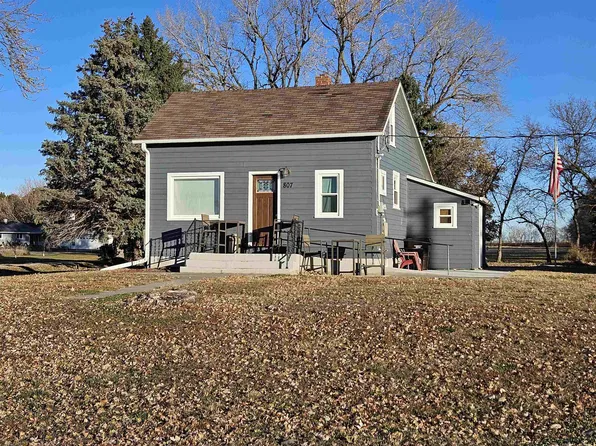 807 W Pilcher Ave, Plainview, NE 68769