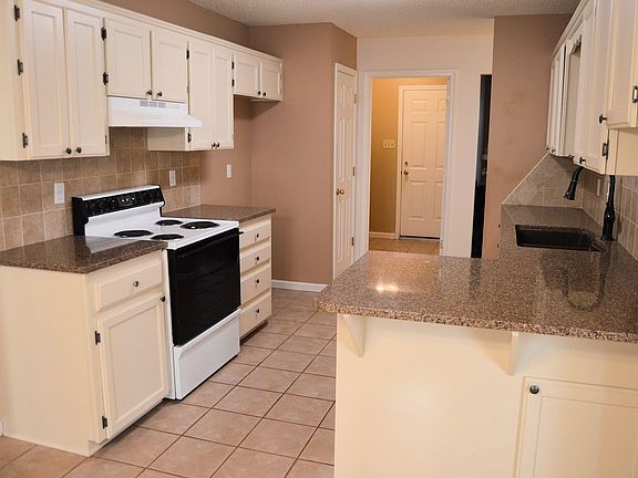 3rd image of 2501 Mount Vernon Dr