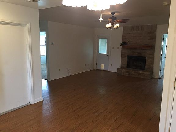 3rd image of 167 Bluebonnet Cir