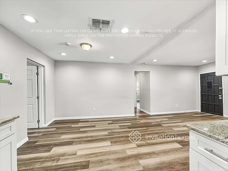 1938 Summit Dr — Photo 6