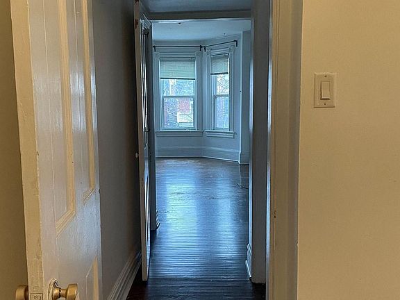 4th image of 190 Dunn Ave #2