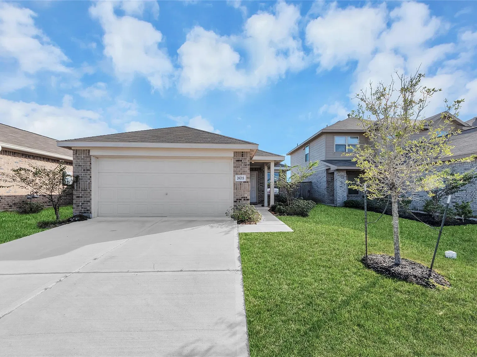 3 bed, 2.0 bath, 1320 sqft, $2,300 — Photo 1