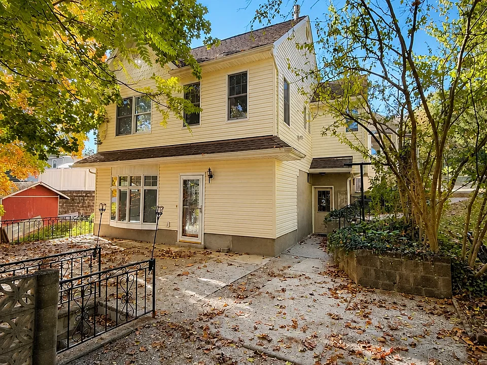 6 Center St #6B