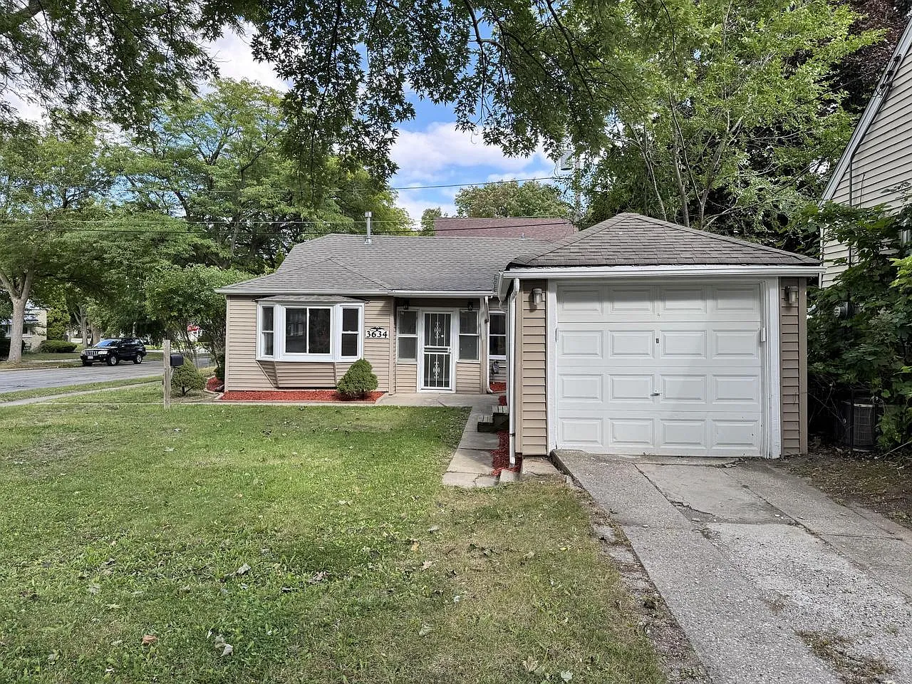 3634 North 49th STREET photo 1