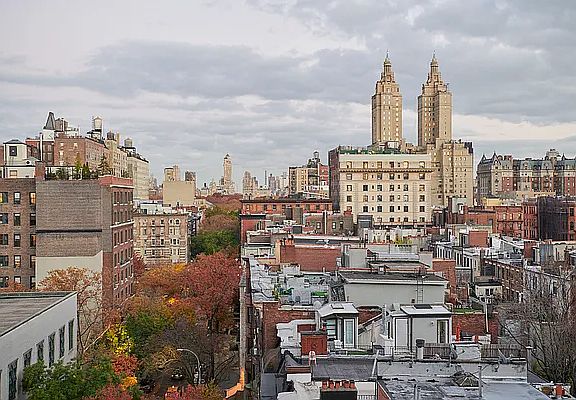 4th image of 170 W 76th St Penthouse 3