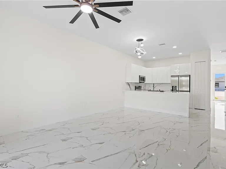 430 Petite Ave — Photo 20