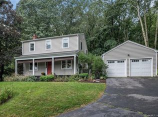 10 Heritage Rd, East Lyme, CT 06333