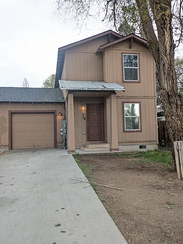 1365 SW Marie St Photo 1