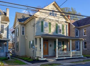 219 N Cedar St, Lititz, PA 17543
