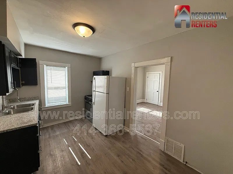 1 bed, 1.0 bath, $995 — Photo 2