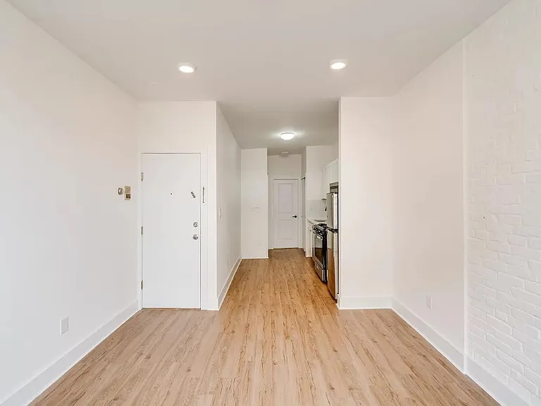 153 1st St #2B — Photo 5