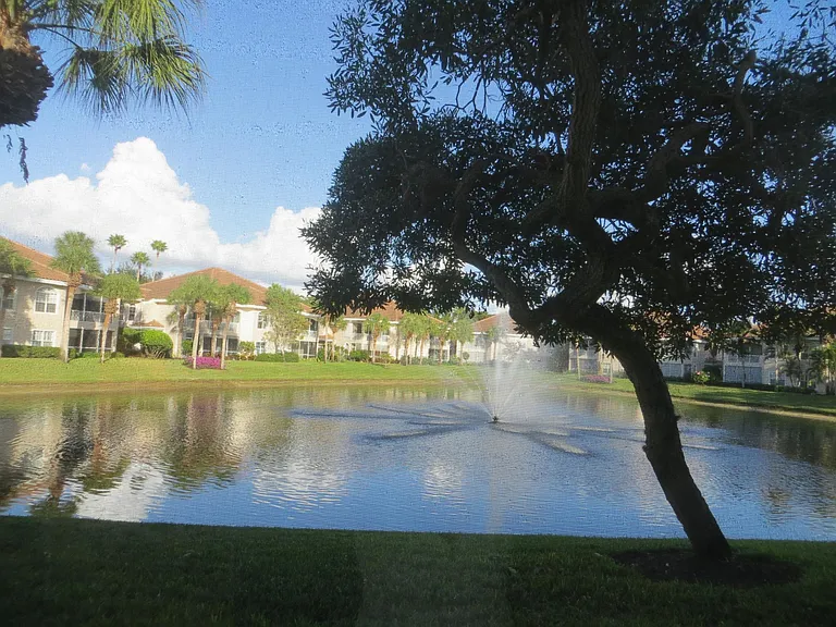 8421 Abbington Cir #411 — Photo 2