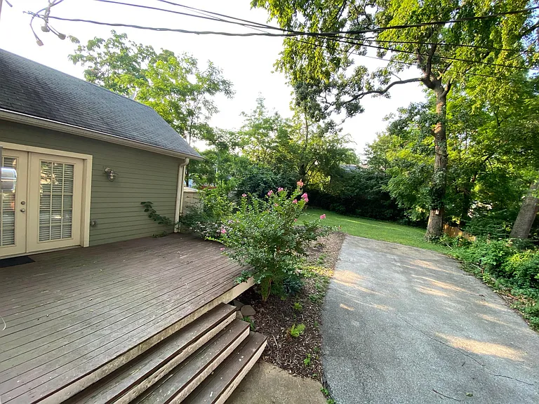 Great private yard!
