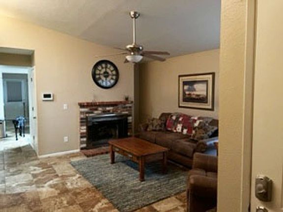 3rd image of 2071 Burnside Dr