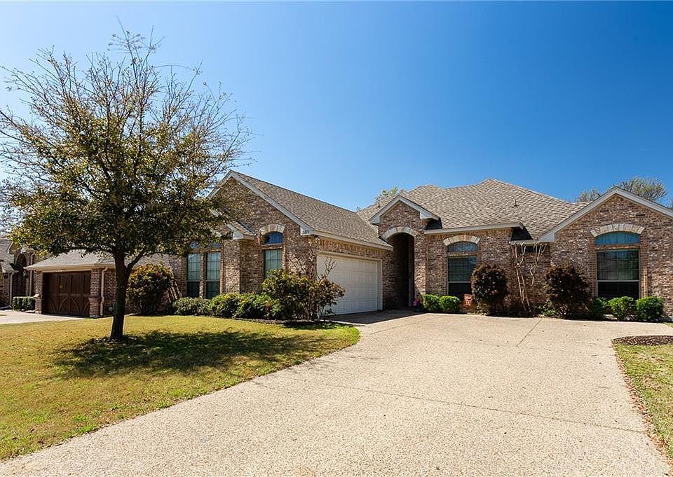 1st image of 1011 Belmont Dr