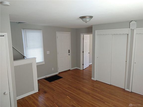 4th image of 147 S Harbine Ave