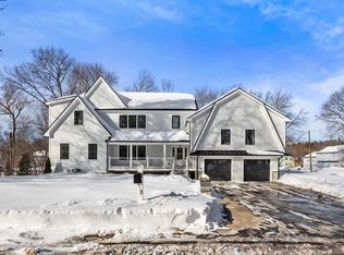 15 Mayflower Rd, Winchester, MA 01890