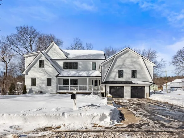 15 Mayflower Rd, Winchester, MA 01890