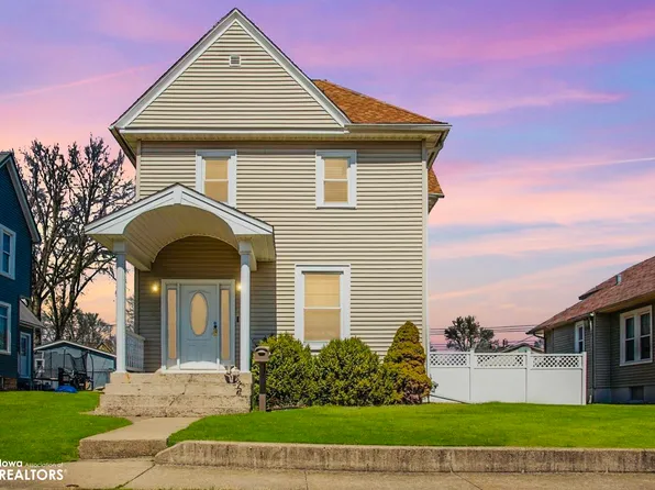 414 E Glasgow St, West Burlington, IA 52655