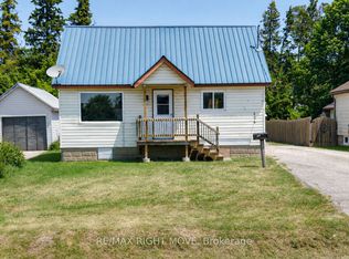 424 High St, Orillia, ON L3V4X5