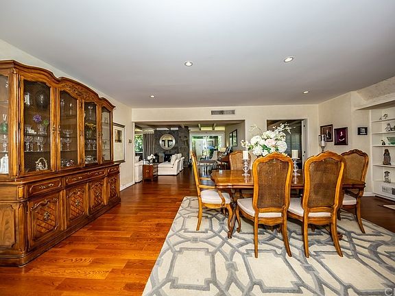 5th image of 4755 Lasheart Dr