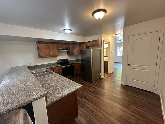 3rd image of 6203 N Astor St #17758866