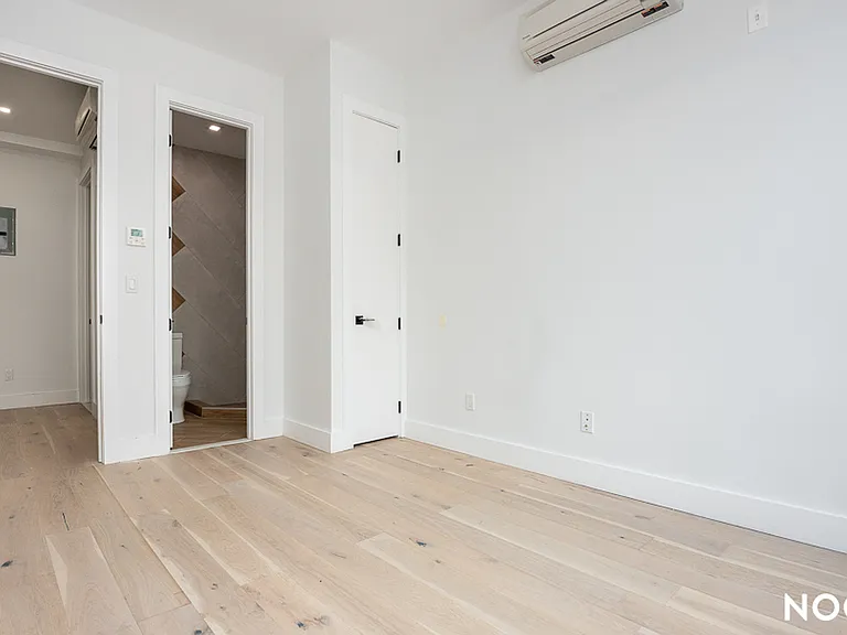 491 Evergreen Ave #2B — Photo 16