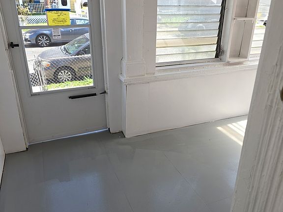 3rd image of 228 Tioga St #2
