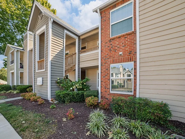 Willow Ridge Apartments — Photo 12