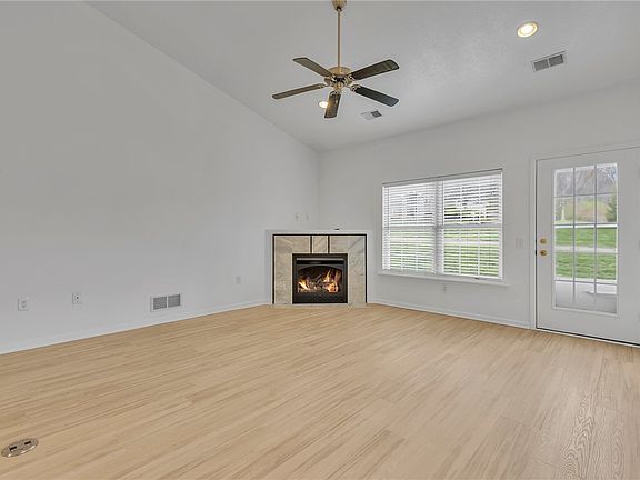 5th image of 1205 Seminole Cir
