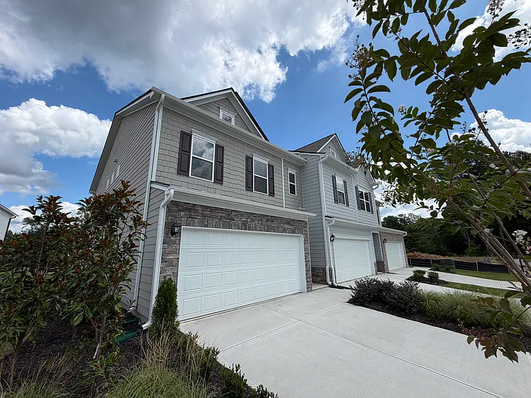 4917 Dresden Loop — Photo 39