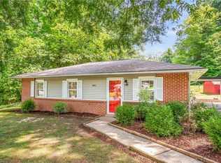 3095 Apollo Dr, Winston Salem, NC 27101
