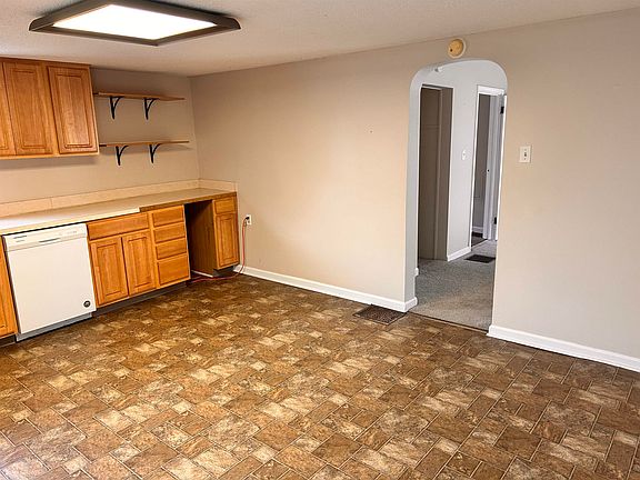 4th image of 311 N Main St