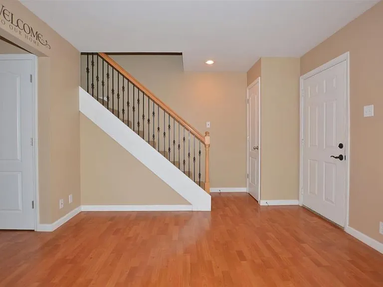 1249 Clarkson Ct — Photo 13