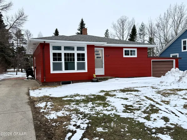 812 1/2 7th St, Langdon, ND 58249