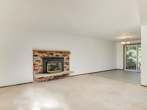 3rd image of 1194 SW Leschi Dr