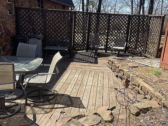 Privacy fence on side deck