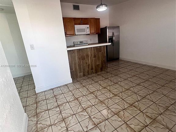 3rd image of 1615 SW 137th Pl #1