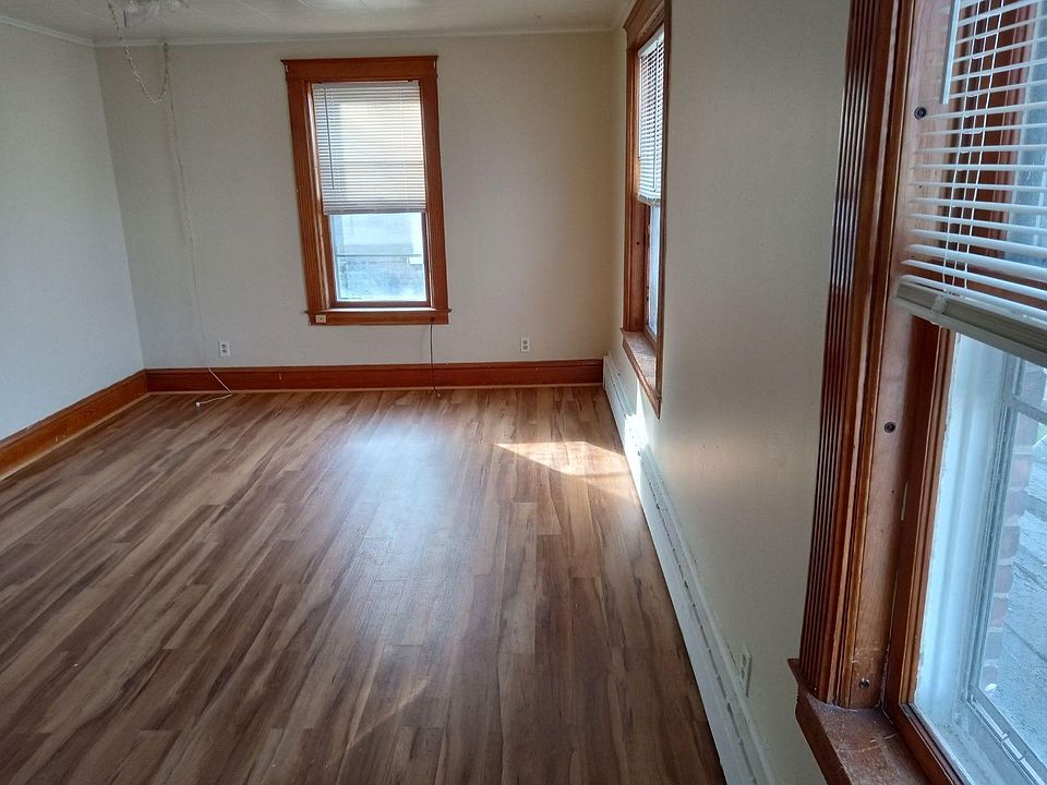 2nd image of 138 Michigan Ave #3