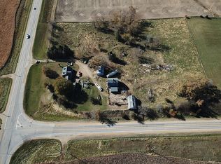 11258 Highway 64, Wyoming, IA 52362