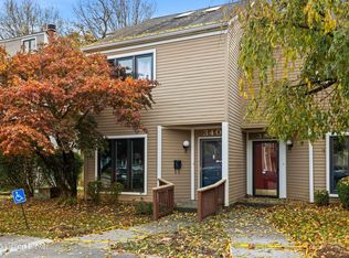 340 Crescent Spring Dr, Louisville, KY 40206