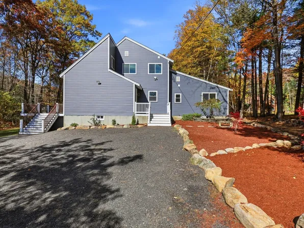 139 E Hill Rd, Brimfield, MA 01010