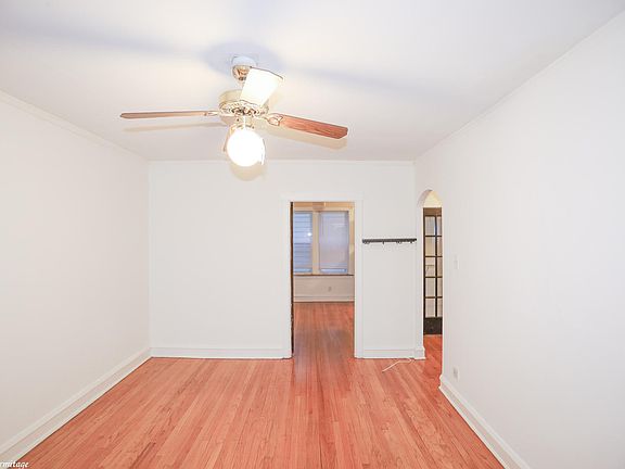 2nd image of 4243 N Hermitage Ave #324