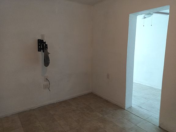 2nd image of 1231 Sunset Point Rd