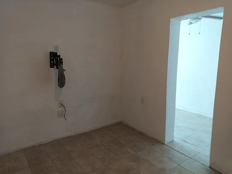 1231 Sunset Point Rd — Photo 2