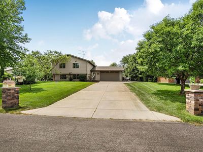 1735 Hazelwood Cir, Saint Cloud, MN, 56303