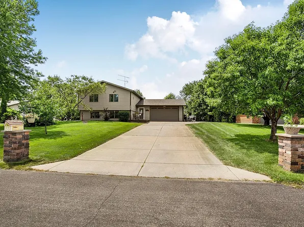 1735 Hazelwood Cir, Saint Cloud, MN 56303