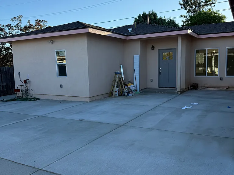 825 Bilton Way #B — Photo 1